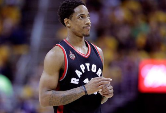 头角的中场 头角的中场