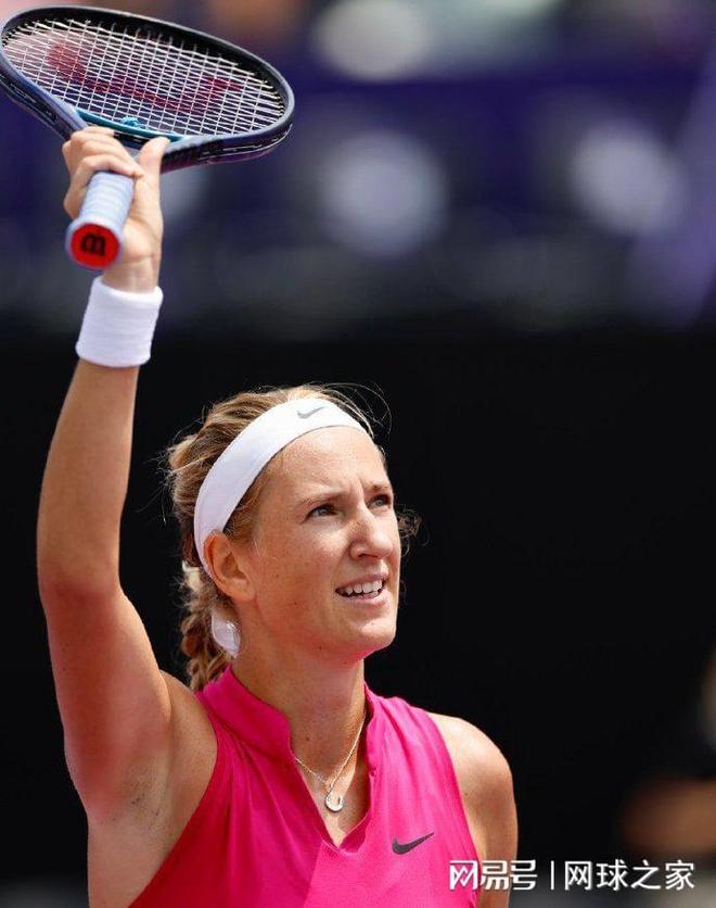 在这个背景 在这个背景