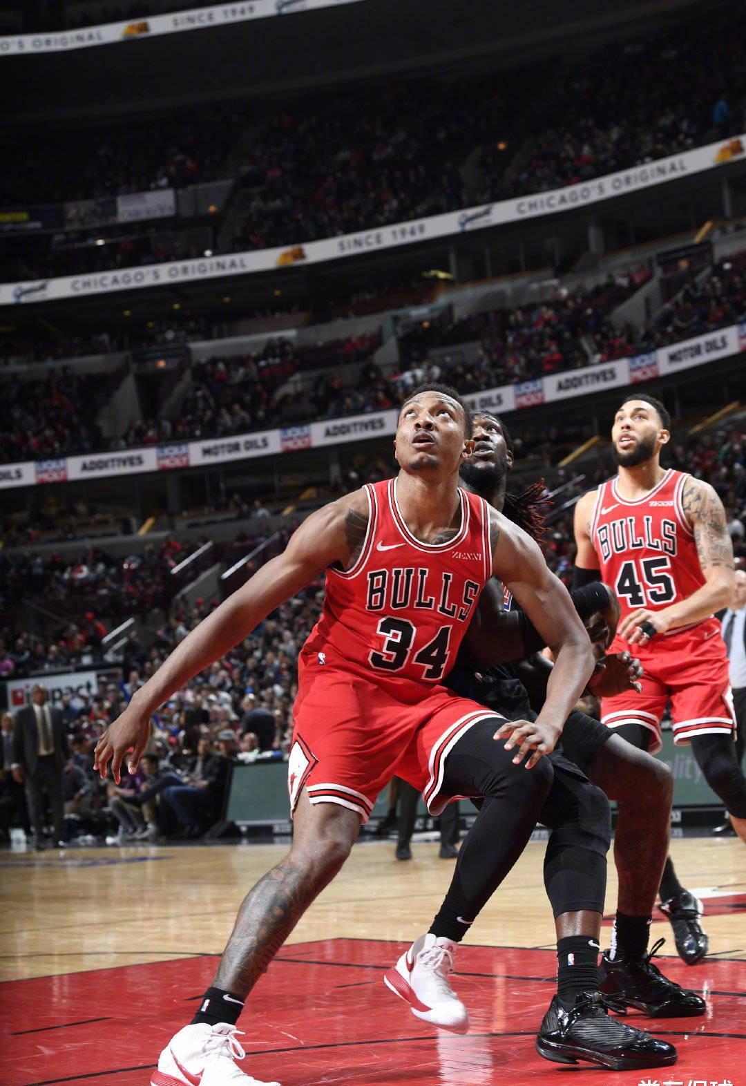 英超联赛中 英超联赛中