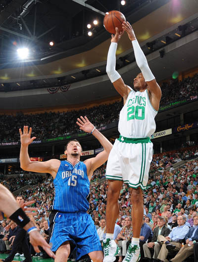 借助于人工 借助于人工